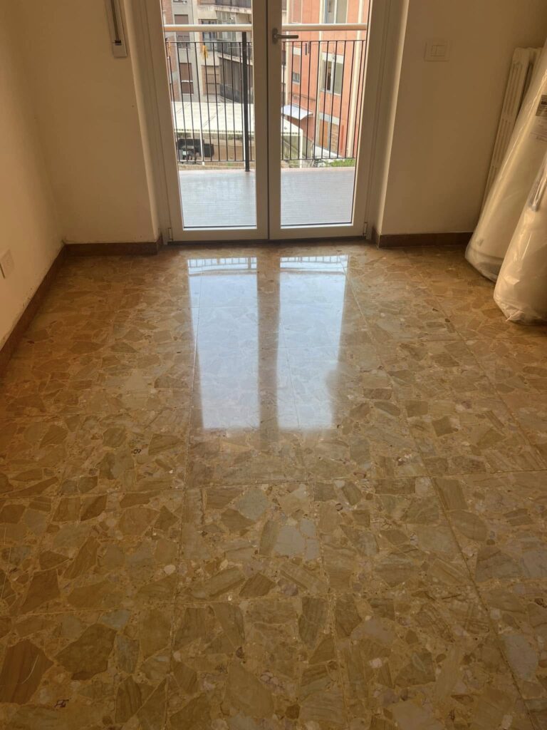 493679840_1242996647835271_2977581565834881844_n Impresa di pulizia per condomini a Verona